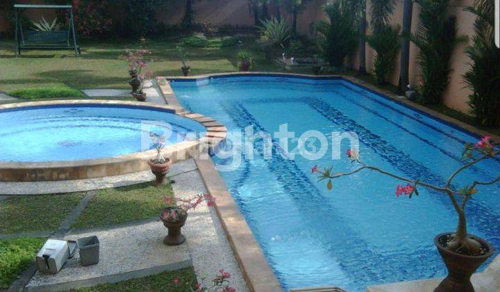 Dijual Rumah Mewah Swimming Pool Legenda Wisata Cibubur, Bogor 1