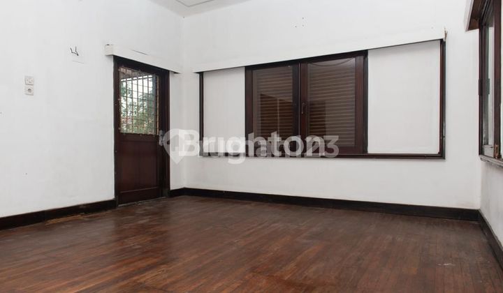 Rumah Besar dan Luas Sayap Dago  2