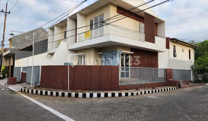 Dijual Rumah Pondok Candra jalan Belimbing