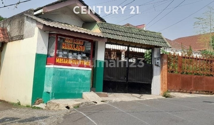 For Sale Strategic House Attractive Price in Pejaten Barat