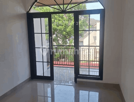 Disewakan Rumah Per Thn Lokasi Strategis Di Emerald Bintaro 2