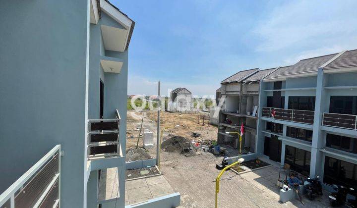 Rumah Baru 2 lantai lokasi dekat Perkantoran Gresik Kota 2