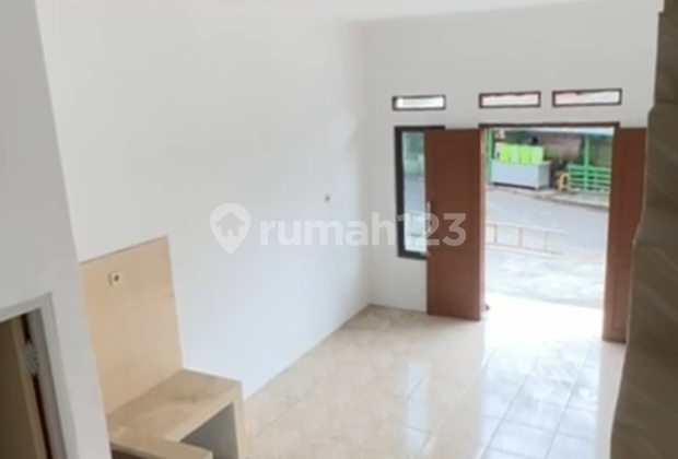 Rumah Dua Lantai di Poris Cipondoh Tangerang