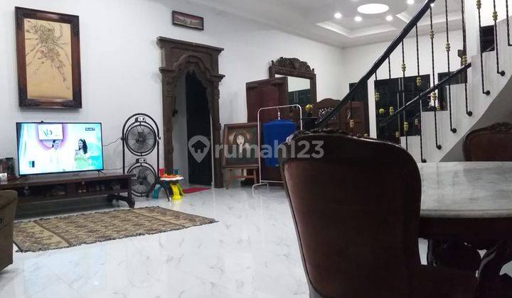 Rumah Mewah di Komplek Serua Ciputat Tangerang Selatan  2