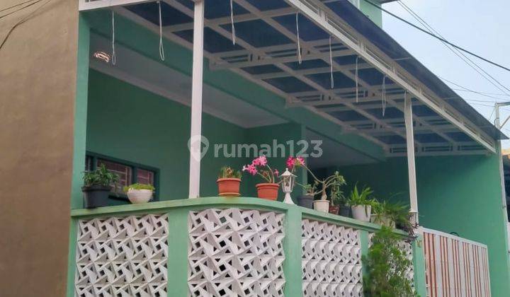 Rumah Dua Lantai di Limo Depok Jawa Barat  1