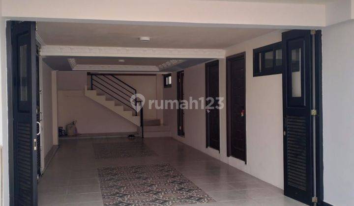 Rumah Mewah 3 Lantai Kualitas Premium  2