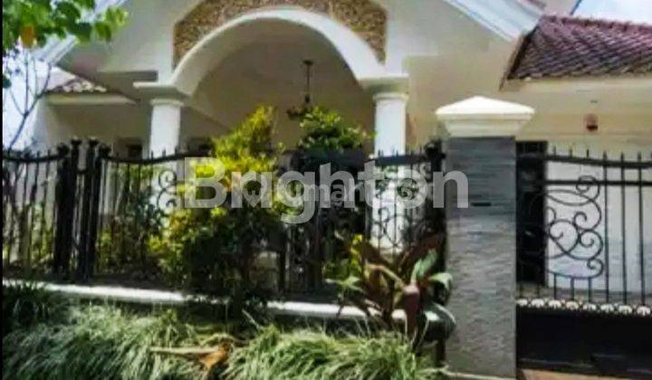 Rumah megah bertingkat 2, beserta perabotan/ furnished, dekat Plaza Araya, Persada Hospital, Grand Cakra Hotel, Universitas BINUS, Araya Golf course, Perumahan Araya, Malang Kota, Jawa Timur 1