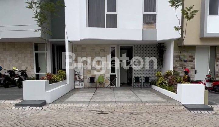 The PAXTON , rumah mewah modern 2 lantai, berada di tengah Kota Malang, dekat dengan Balaikota, Bengawan Solo, Amprong, Bunulrejo,Jawa Timur 1