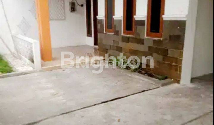 RUMAH 2 LANTAI, FURNISHED, kondisi bagus, lokasi strategis di tengah kota, Sulfat, Purwantoro, Blimbing, Malang kota, Jawa Timur 2