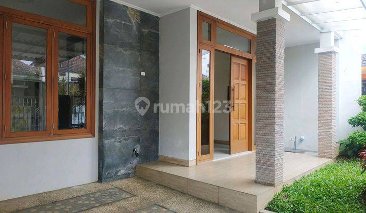 Rumah 2 1/2 Lantai Furnished, Kondisi Bagus Siap Huni, Modern Di Lokasi Strategis Tengah Kota, Taman Sulfat, Sulfat, Malang Kota, Jawa Timur 2