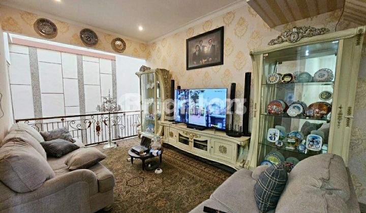 RUMAH 3 LANTAI, FULL FURNISHED, LOKASI STRATEGIS TENGAH KOTA, SULFAT, BLIMBING, MALANG KOTA, JAWA TIMUR 2