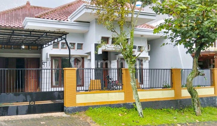 Rumah 1 1/2 Lantai Siap Huni, Semi Furnished, Modern Minimalis, Perumahan Exclusive Riverside, Balearjosari, Blimbing, Malang, Jawa Timur