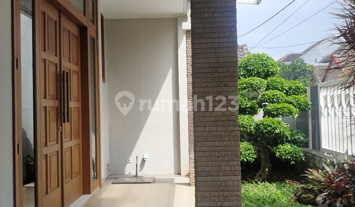 2.5-Story House, Move-In Ready, Semi-Furnished, Modern Style, Taman Sulfat, Sulfat, Malang City, East Java 2.5-Story House, Move-In Ready, Semi-Furnished, Modern Style, Taman Sulfat, Sulfat, Malang City, East Java