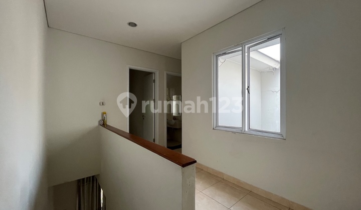 For Sale 2-Story House Hyland Greenwich Cluster BSD 2