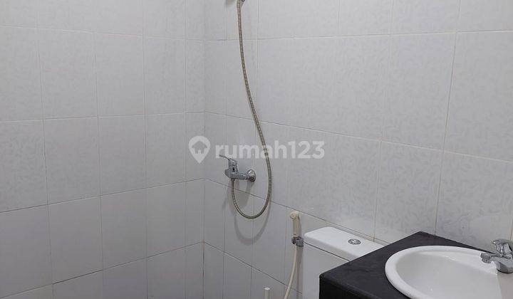 Disewakan Rumah Bagus Semi Furnished di Canary The Spring Gading Serpong 2