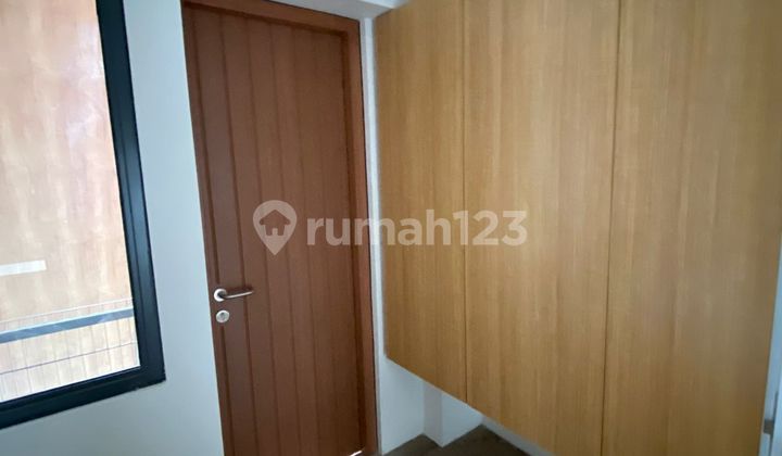 Dijual Rumah 2 Lantai Bagus Full Furnished di Fleekhauz R - BSD City  2