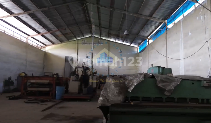 Pabrik di Kawasan Industri Akong, Sepatan, Tangerang - Banten