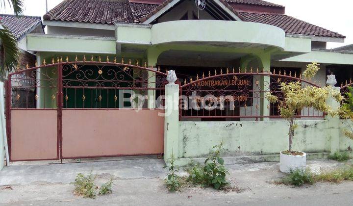 RUMAH SRATEGIS DI LINGKUNGAN SENIMAN CAK NUN 1