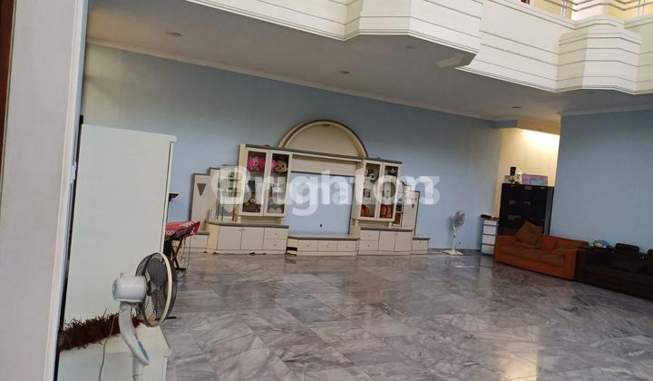 RUMAH MEWAH DI LOKASI PREMIUM 2