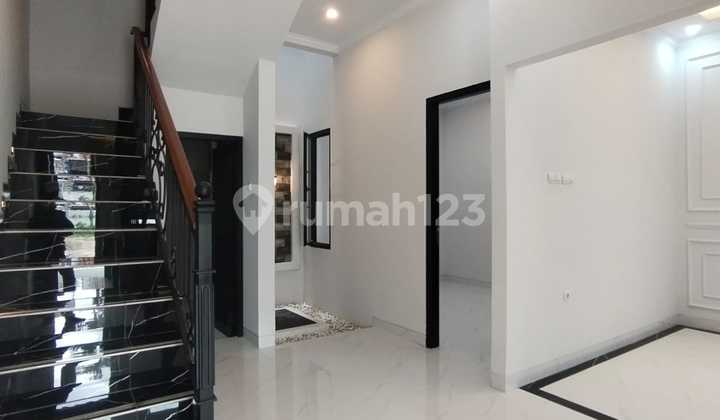 Ready-to-Live House in a Complete Facility Cluster 2