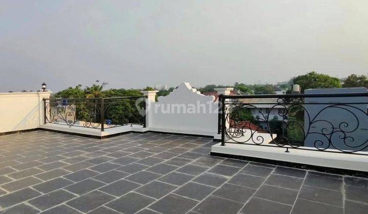 Dijual Rumah Tiga Setengah Lantai Rooftop 2