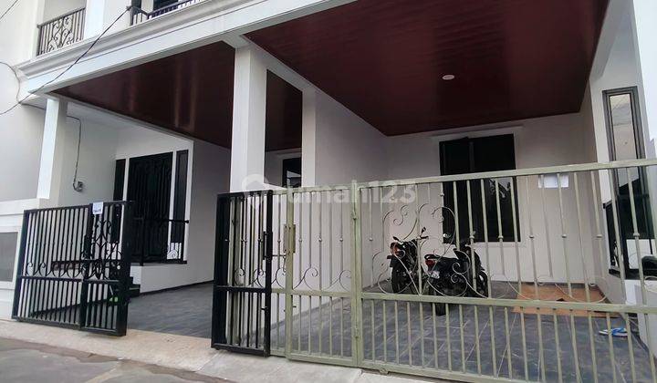 Dijual Rumah Baru 2,5 Lantai Modern Classic Siap Huni Di Kalisari -jakarta Timur 1