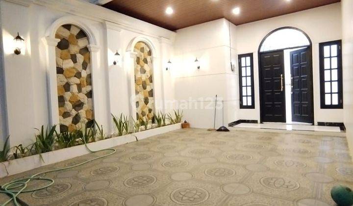 Dijual Rumah Classic Moderen Jagakarsa Jln Sirsak Jakarta Selatan  
 2