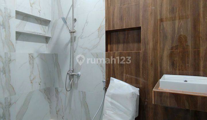 Dijual Rumah Baru 2,5 Lantai Modern Classic Siap Huni Di Kalisari -jakarta Timur 2