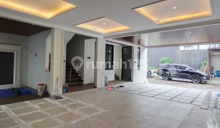 For Sale Luxury House with Private Pool in a Cluster 2