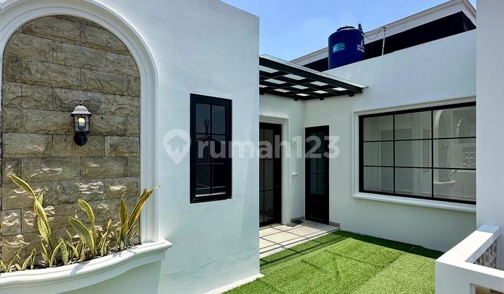 For Sale Classic 2.5-Story House with Rooftop in a Cluster 2