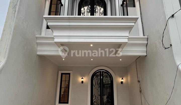Dijual Rumah American Style 2 Lantai Jalan Khafi 1 
