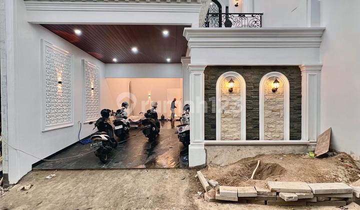 Dijual Rumah Tiga Lantai Rooftop Non Custer Dijual Rumah Tiga Lantai Rooftop Non Custer