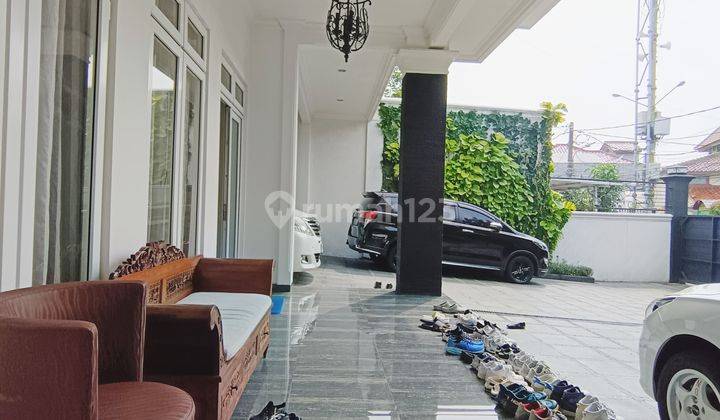 Dijual Rumah Secondary  Bagus Dan Terawat  Di Area Kemang Utara -Jakarta Selatan.
 2