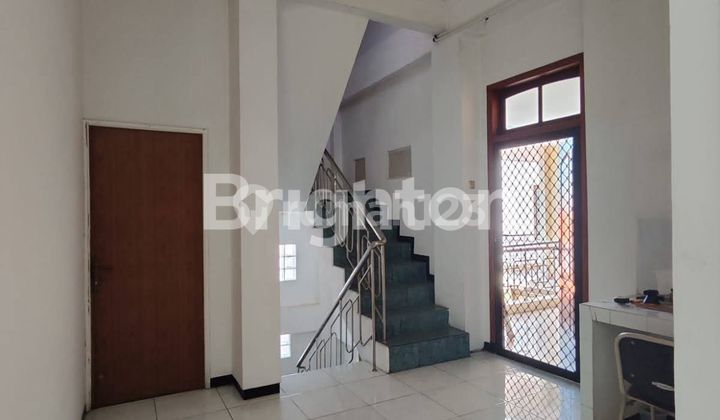 SHOP HOUSE/BRATANG NOL RUKO RAYA 3-STORY BUILDING WIDTH 8 SUITABLE FOR BUSINESS STORE, OFFICE, WAREHOUSE