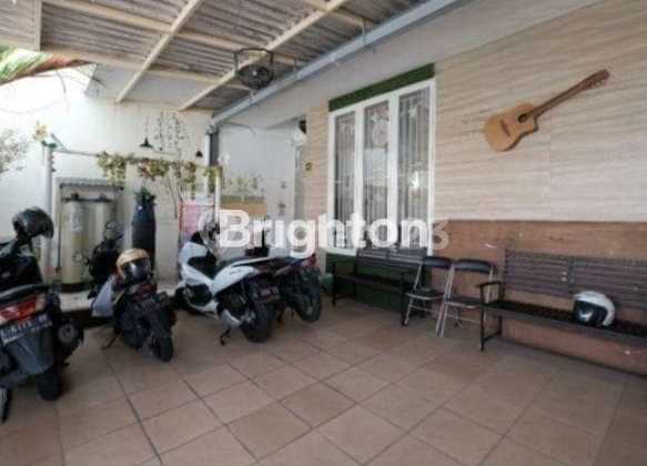 Cheap! For Sale Nirwana Executive House, 4 Bedrooms, Living Room Partitioned into 4, Ideal for Office, Online Business, Strategic, Wide Road Frontage. 2