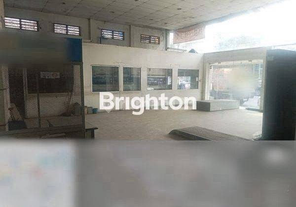 rumah usaha loss nol jalan Raya bubutan 1 lantai cocok untuk showroom toko indomaret alfamart gudang dll 2