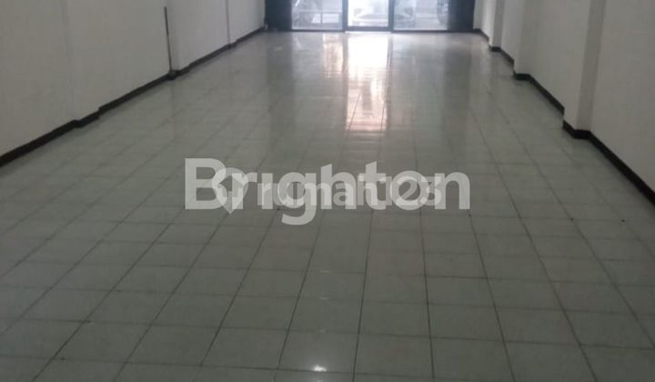 Ruko 2lantai NOL jalan raya nginden area parkir luas ada halaman belakang 3mtr disewakan 