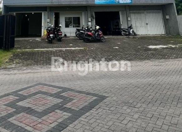 Ruko Dian Istana SHM (jarang ada) dijual/disewakan ruko 3 lantai
