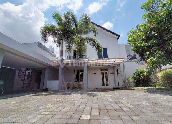 Dijual Rumah Bagus Terawat di Jalan Medeka Mataram  1