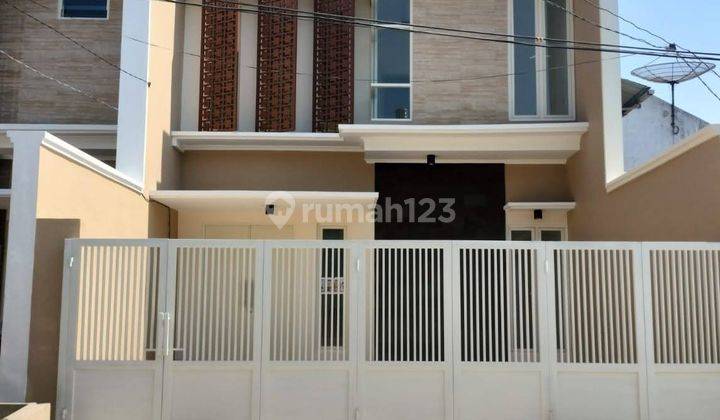 Rumah Tengah Kota Sby Timur di Komplek Elit Dekat Raya Merr 1