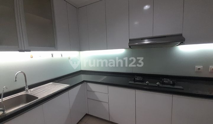 Central Park Apartement 2BR+1 Furnished Bagus  2