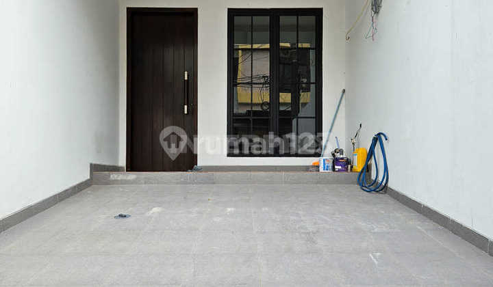 Rumah Brand New Minimalis Dijual Taman Ratu 3 Lantai - LT 59,5M2 2