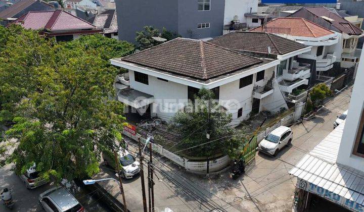 Rumah Hook Dijual Taman Ratu Lt 340m2 Jalanan Lebar 2