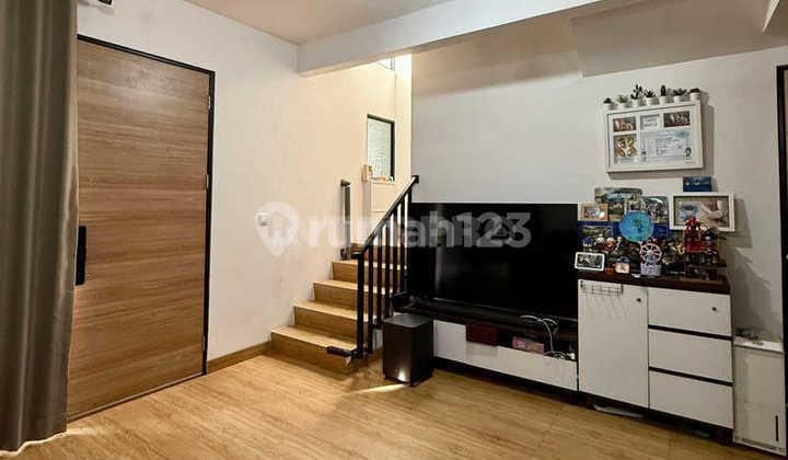 2-Story House for Sale in Lippo Karawaci, Southwest Facing - Land Area 66m2 2-Story House for Sale in Lippo Karawaci, Southwest Facing - Land Area 66m2