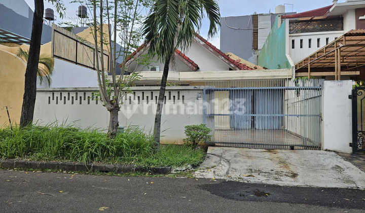 Rumah Hitung Tanah Dijual Permata Buana Hadap Selatan - LT 200M2 Rumah Hitung Tanah Dijual Permata Buana Hadap Selatan - LT 200M2