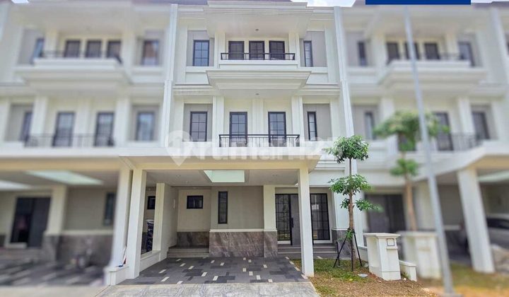 New House for Sale in Front of Winona Alam Sutera Park LT 144m2