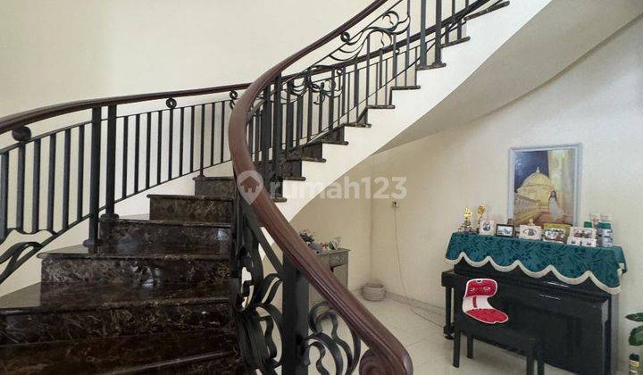 Dijual Rumah Pakuwon Indah Vbr Surabaya Barat Model Klasik 2