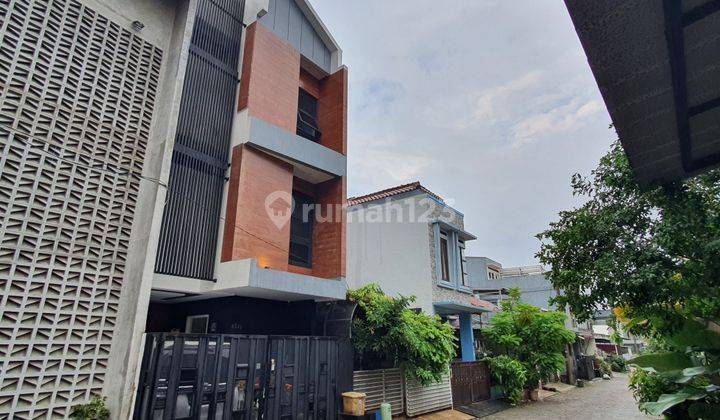 Rumah Minimalis Modern Untuk Keluarga Muda Bintaro 1