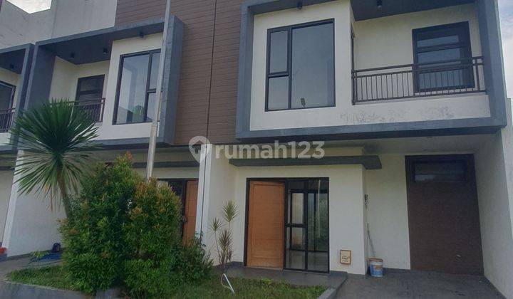 Rumah Murah Modern Dekat Jalan Utama Ciracas 1