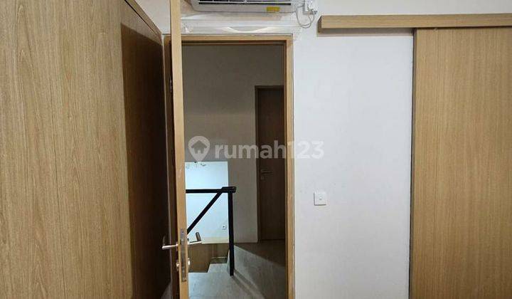 Turun Harga Rumah Hadap Selatan Full Furnished Dekat Grand Lucky Bsd 2